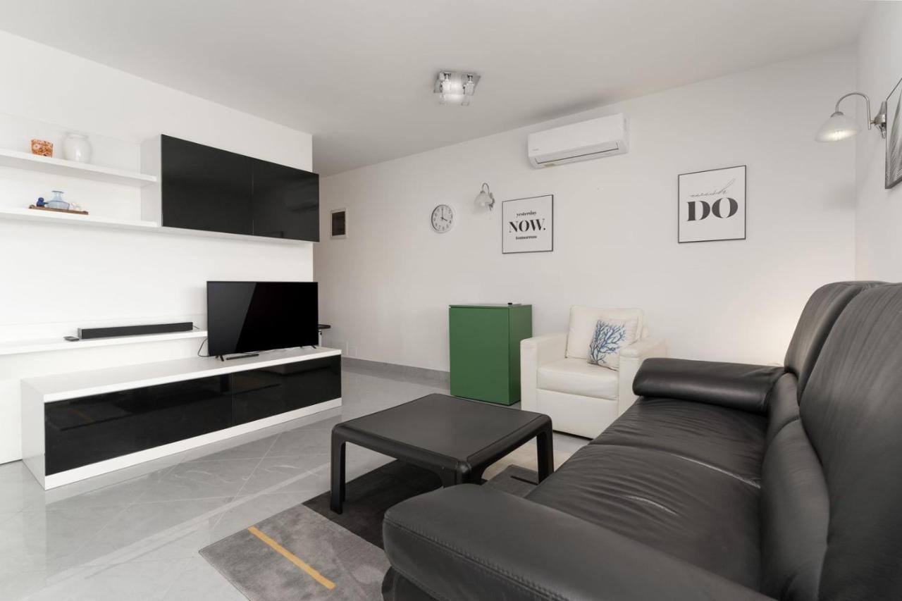 Apartment Sky By Seeadria Agency Novigrad Istria エクステリア 写真