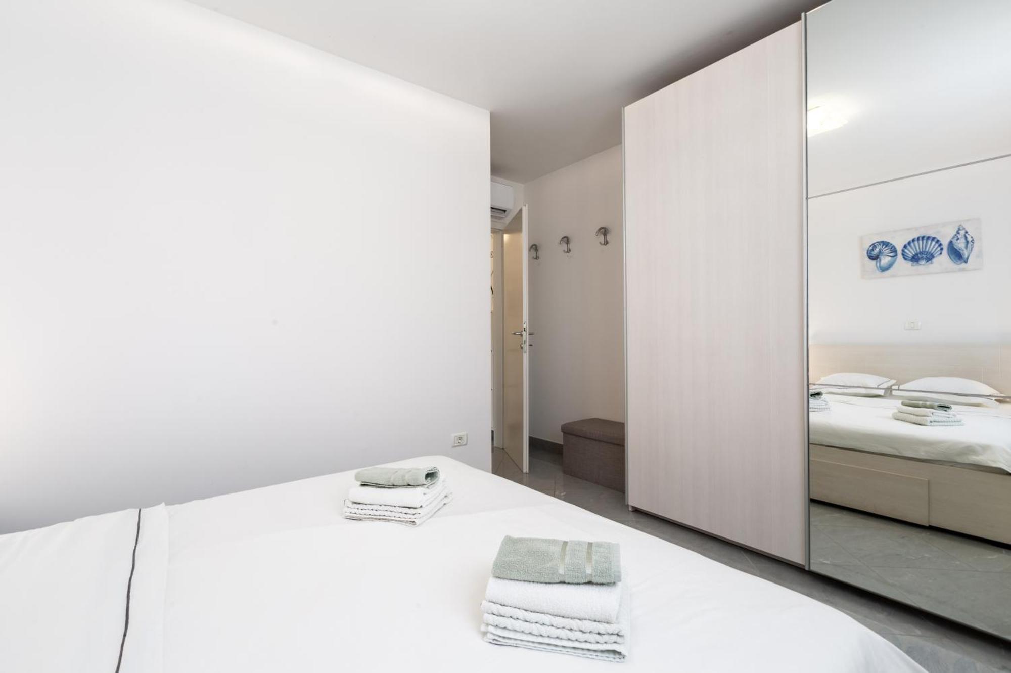 Apartment Sky By Seeadria Agency Novigrad Istria エクステリア 写真